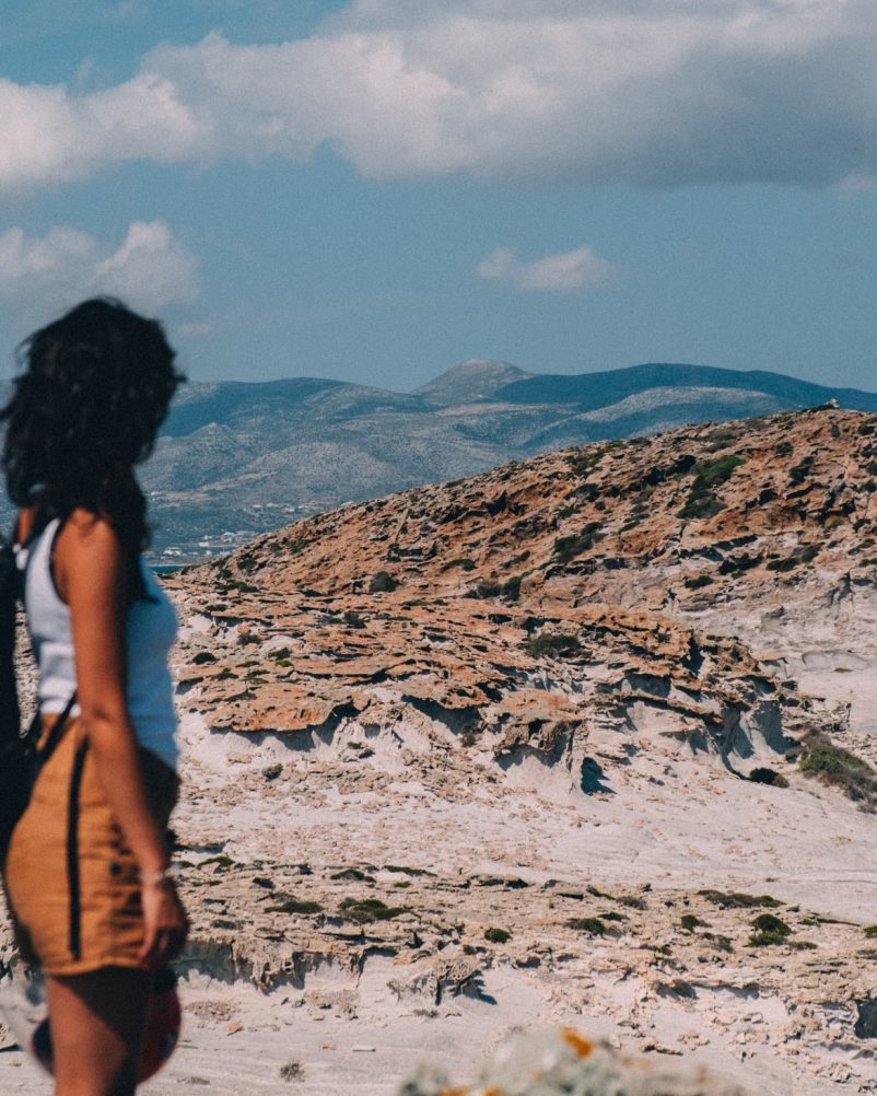 The Ultimate Guide for Solo Travelers: Embarking on Adventures Alone - Solange Isaacs.